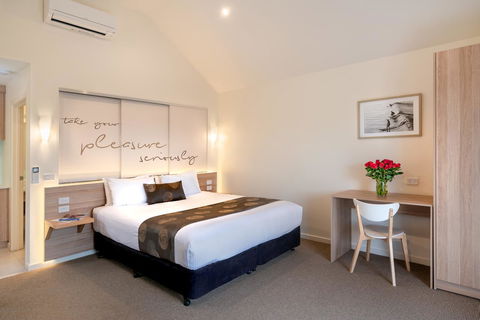 Boathouse Resort Studios And Suites - Perths Hotel 2