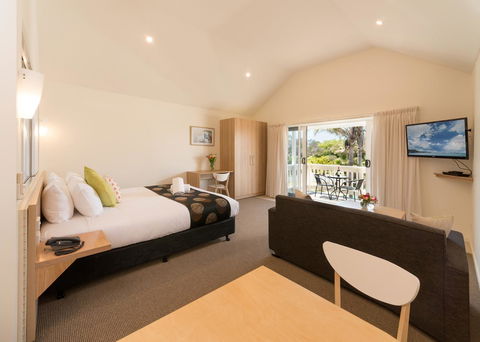 Boathouse Resort Studios And Suites - Perths Hotel 27