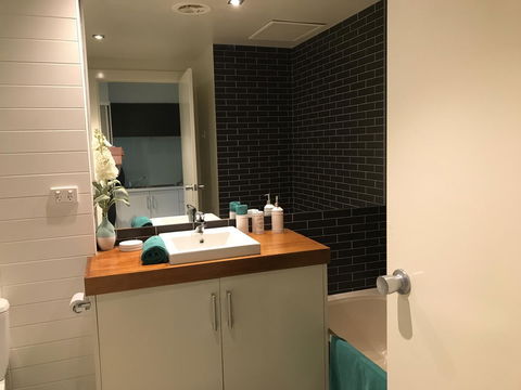 Lorne World - Perths Hotel 42