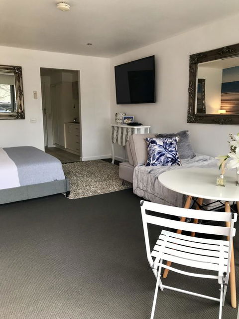 Lorne World - Perths Hotel 5