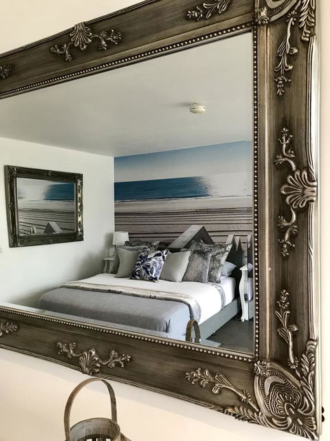 Lorne World - Perths Hotel 16