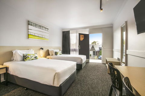 Nightcap At Matthew Flinders Hotel - Perths Hotel 17