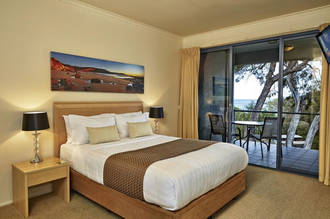 Lorne Surf Apartments - Perths Hotel 9