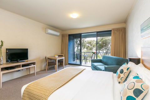 Lorne Surf Apartments - Perths Hotel 26