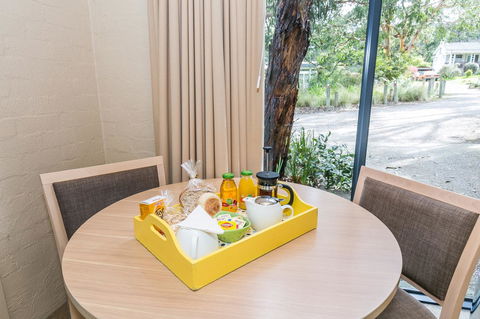 Lorne Surf Apartments - Perths Hotel 5