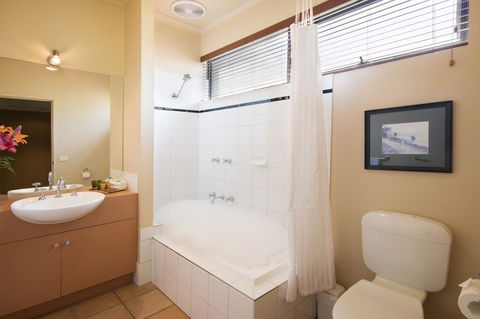 Lorne Surf Apartments - Perths Hotel 33