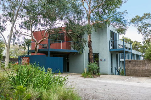Lorne Surf Apartments - Perths Hotel 18