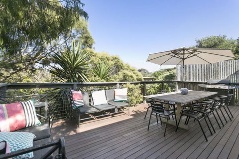 Front Beach House - Perths Hotel 13