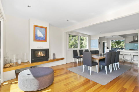 Front Beach House - Perths Hotel 16