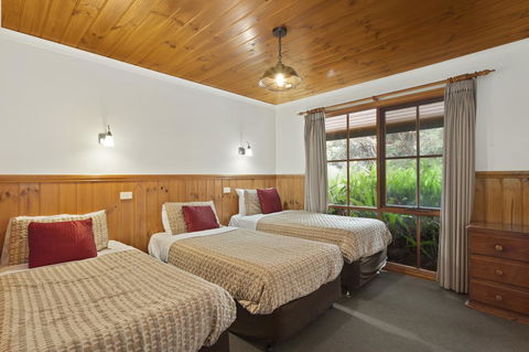 Apollo Bay Cottages - Perths Hotel 3