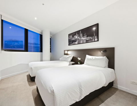 Experience Platinum Hotel Apartments - Perths Hotel 6