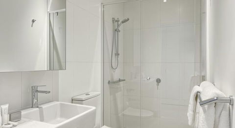 Experience Platinum Hotel Apartments - Perths Hotel 24