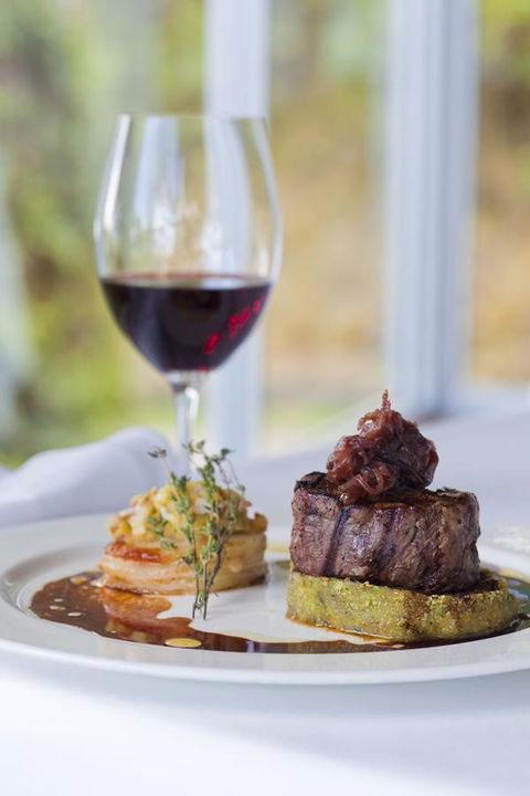Chris\'s Beacon Point Restaurant & Villas - Perths Hotel 10