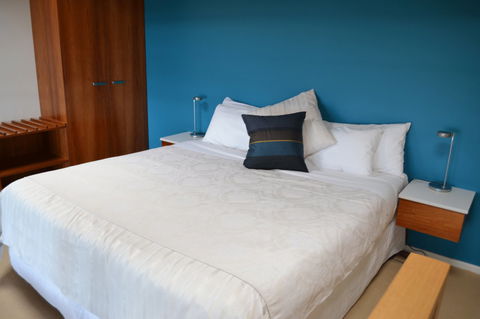 Chris\'s Beacon Point Restaurant & Villas - Perths Hotel 3
