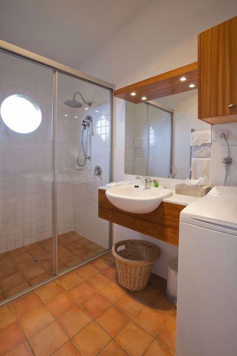 Chris\'s Beacon Point Restaurant & Villas - Perths Hotel 6