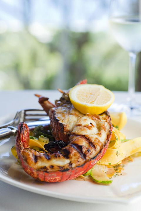 Chris\'s Beacon Point Restaurant & Villas - Perths Hotel 8