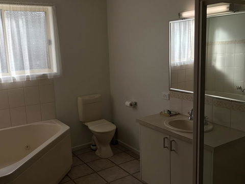 Beachcomber Motel & Apartments - Perths Hotel 9