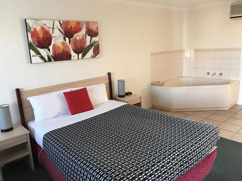 Beachcomber Motel & Apartments - Perths Hotel 0