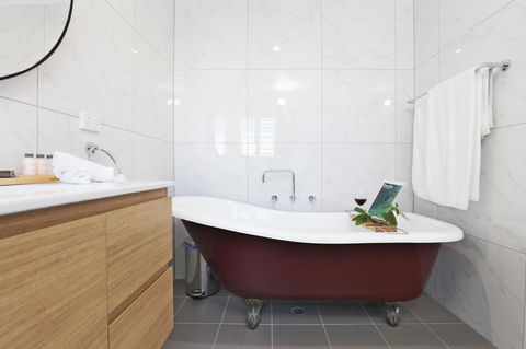 Sandymount - Perths Hotel 11