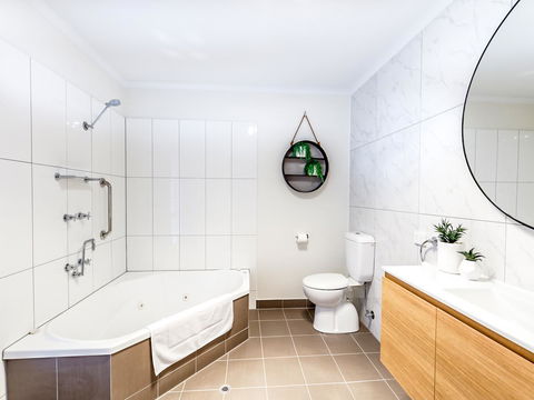 Sandymount - Perths Hotel 26