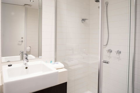 The Dolphin Apartments - Perths Hotel 11