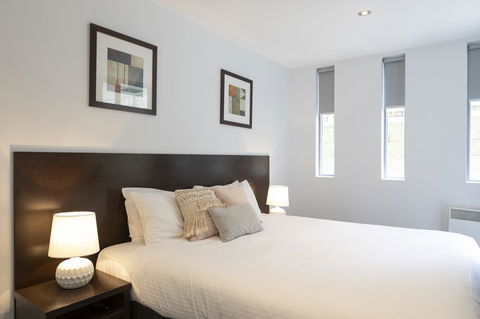 The Dolphin Apartments - Perths Hotel 9