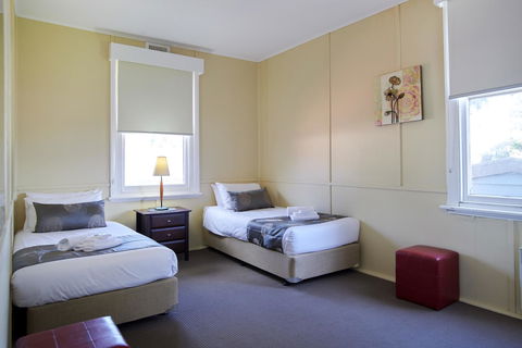 Amaroo Park - Perths Hotel 5