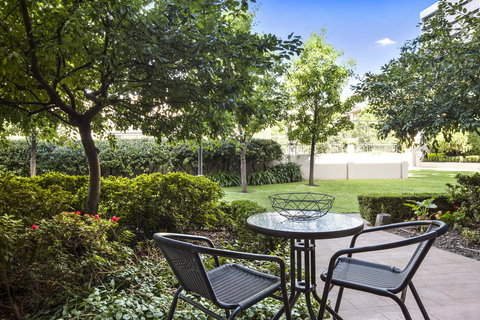 Melbourne Luxury Paradise - Perths Hotel 1