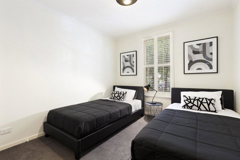 Melbourne Luxury Paradise - Perths Hotel 8