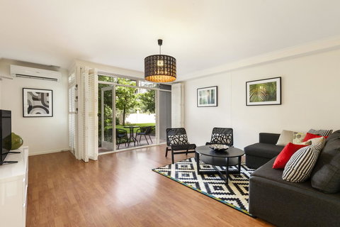 Melbourne Luxury Paradise - Perths Hotel 2