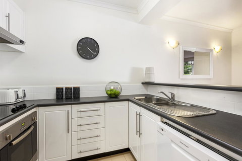 Melbourne Luxury Paradise - Perths Hotel 5