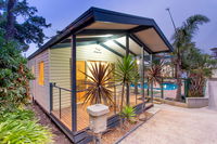 Book Torquay Accommodation Vacations Perths Hotel Perths Hotel