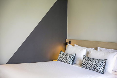 Nightcap At Seaford Hotel - Perths Hotel 19
