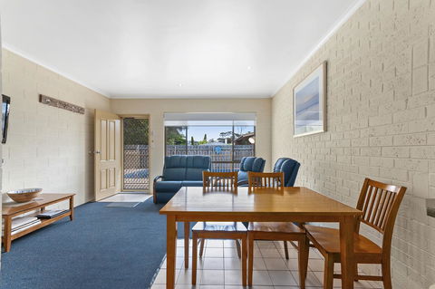 Allambi Holiday Apartments - Perths Hotel 12