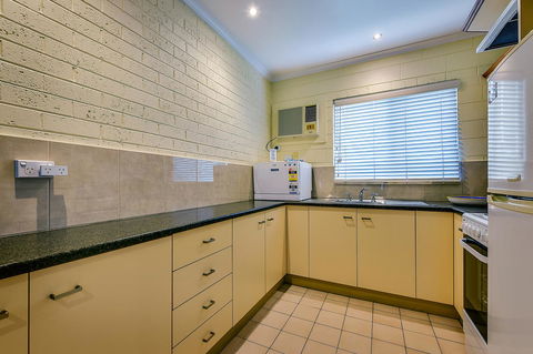 Allambi Holiday Apartments - Perths Hotel 41