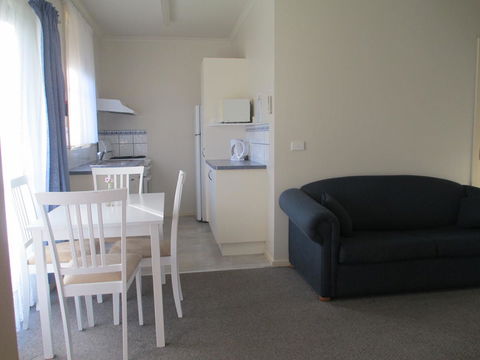 Echo Beach Tourist Park - Perths Hotel 37