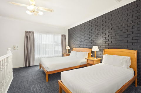 The International Motel Apollo Bay - Perths Hotel 9