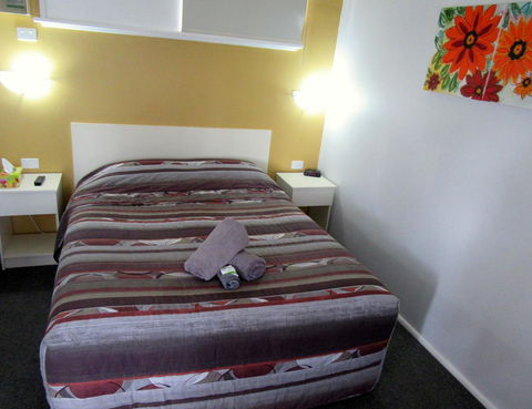 The Highlander Motel - 24HR Check In - Perths Hotel 13