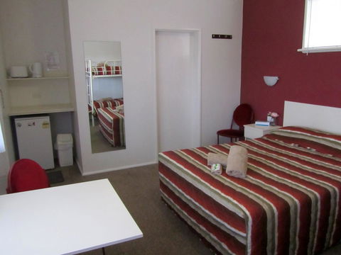 The Highlander Motel - 24HR Check In - Perths Hotel 15