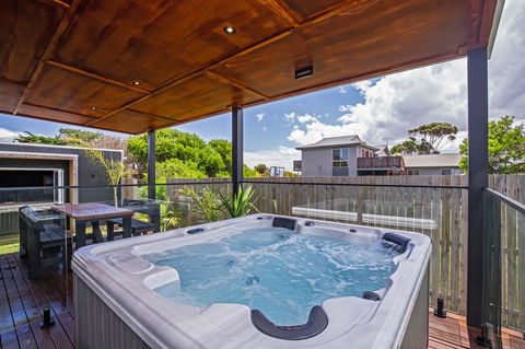Island Getaway Cape Woolamai - Perths Hotel 32