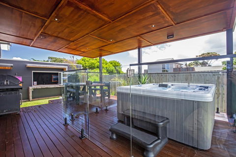 Island Getaway Cape Woolamai - Perths Hotel 24