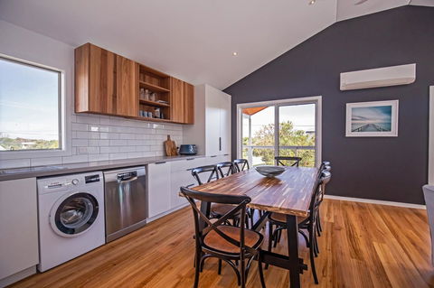 Island Getaway Cape Woolamai - Perths Hotel 4