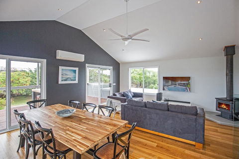 Island Getaway Cape Woolamai - Perths Hotel 1