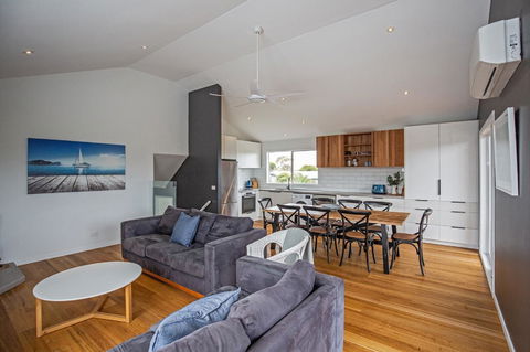 Island Getaway Cape Woolamai - Perths Hotel 7
