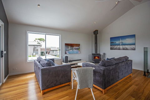 Island Getaway Cape Woolamai - Perths Hotel 8
