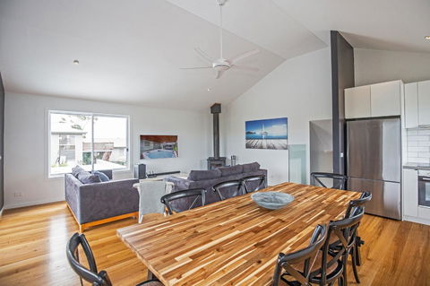 Island Getaway Cape Woolamai - Perths Hotel 6