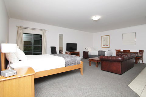 Quality Inn & Suites The Menzies - Perths Hotel 9