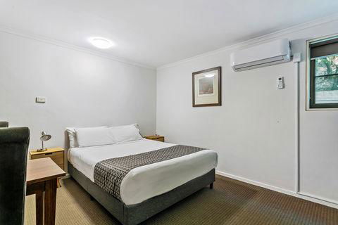 Quality Inn & Suites The Menzies - Perths Hotel 3