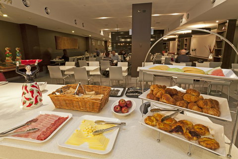 Causeway 353 Hotel - Perths Hotel 16