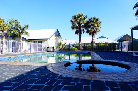 Torquay Tropicana Motel - Perths Hotel 12